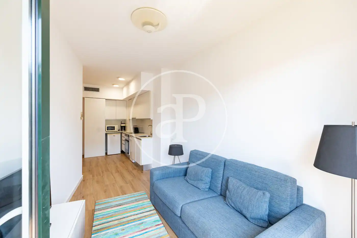 Wohnzimmer von Wohnung zum Verkauf in Barcelona mit Klimaanlage, Heizung und Balkon