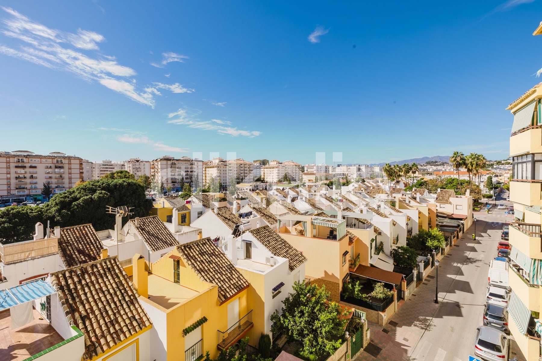 Vista exterior de Pis en venda en Fuengirola amb Aire condicionat, Terrassa i Piscina