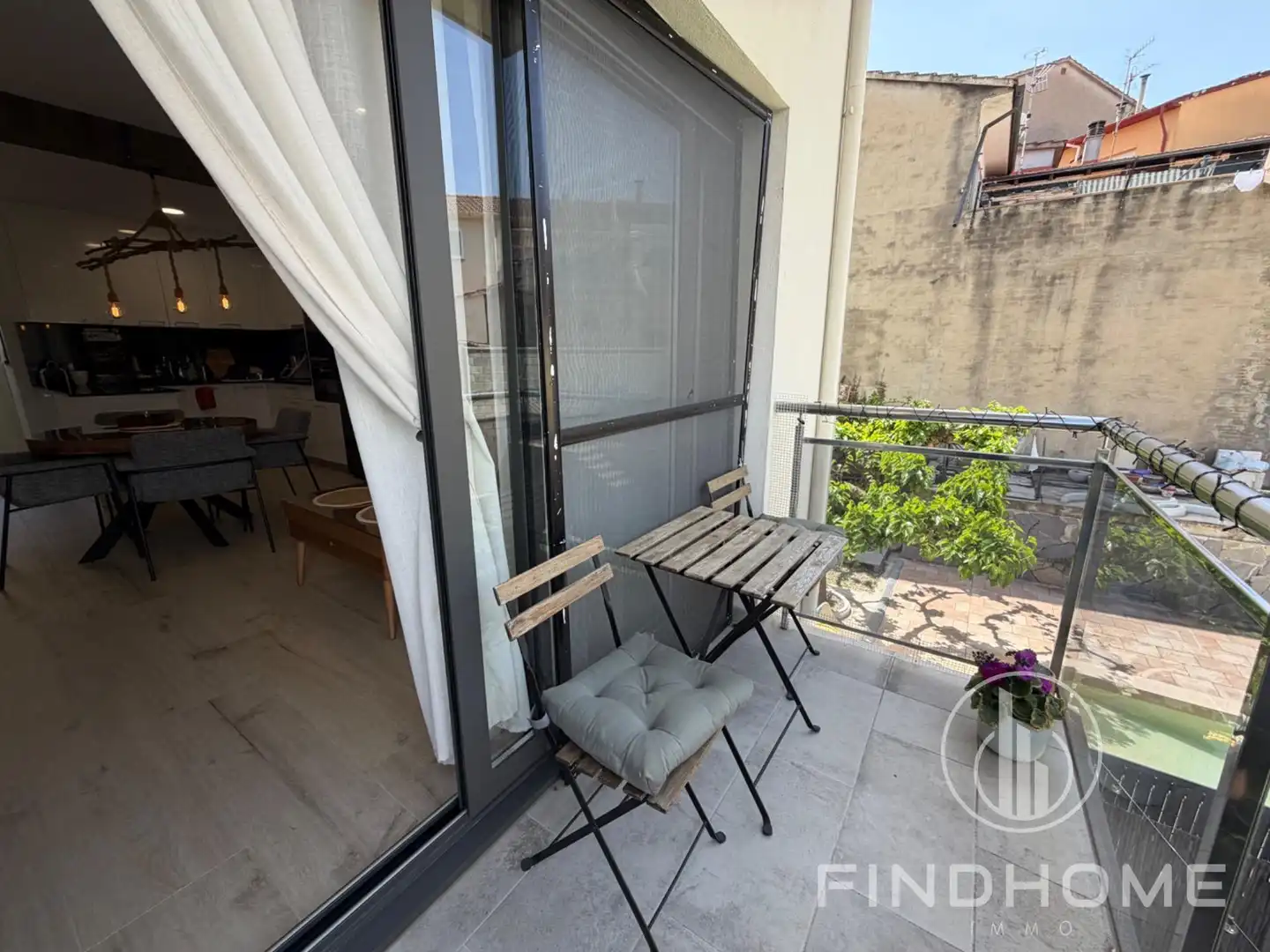 Terrasse von Einfamilien-Reihenhaus zum Verkauf in Olot mit Klimaanlage, Heizung und Privatgarten