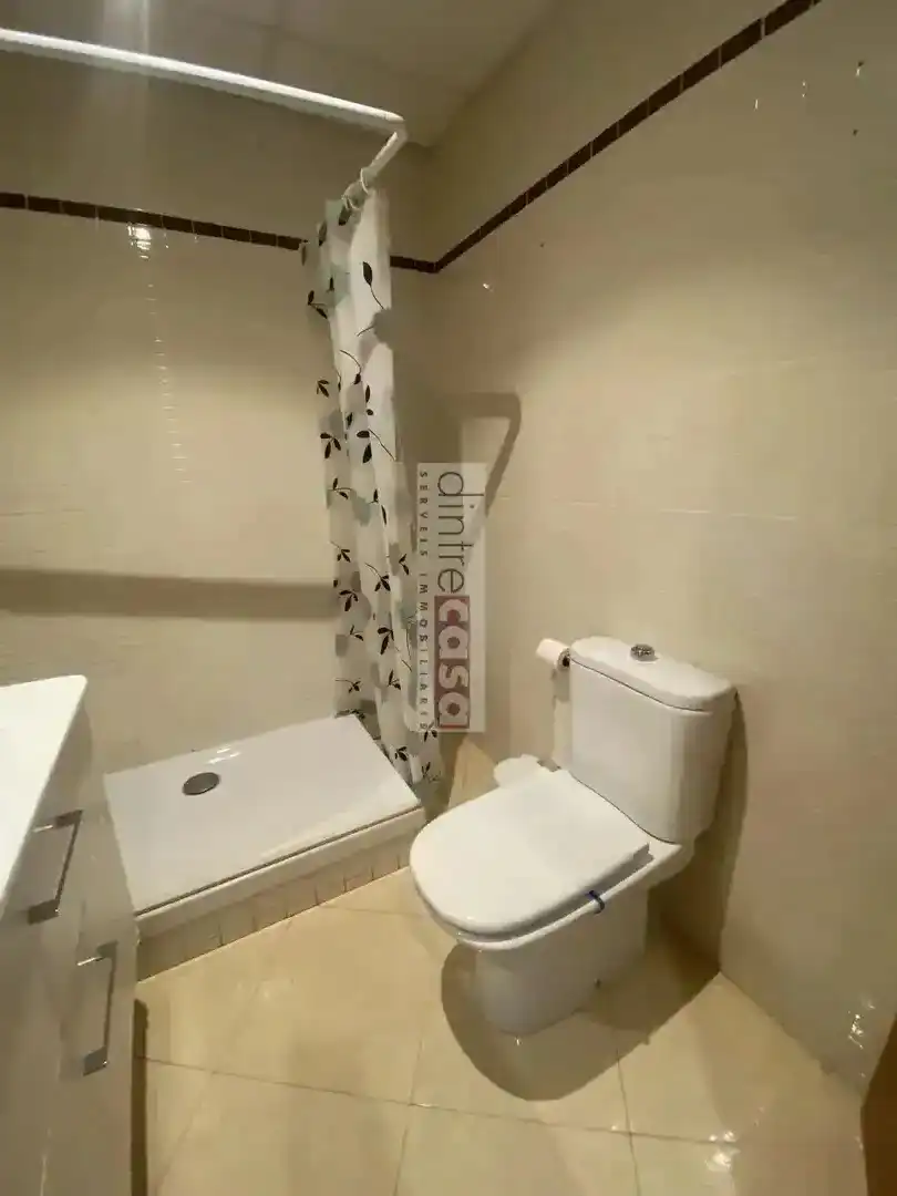 Badezimmer von Wohnungen zur Miete in Palafolls, Barcelona