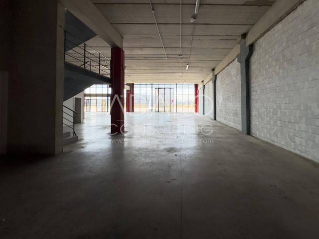 Nave industrial en Alquiler en Francisco Alonso en La Garena