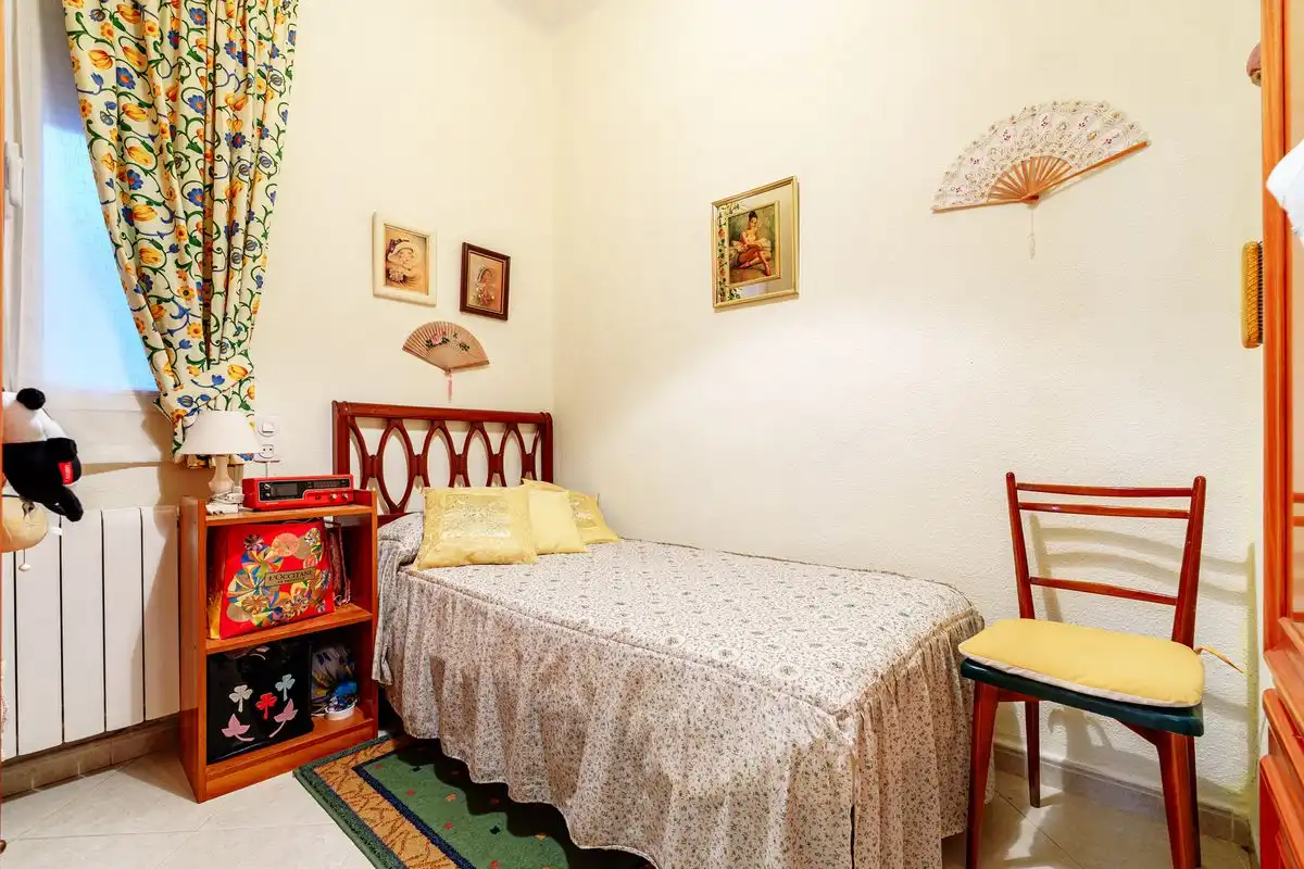 Schlafzimmer von Erdgeschoss zum Verkauf in Madrid mit Heizung