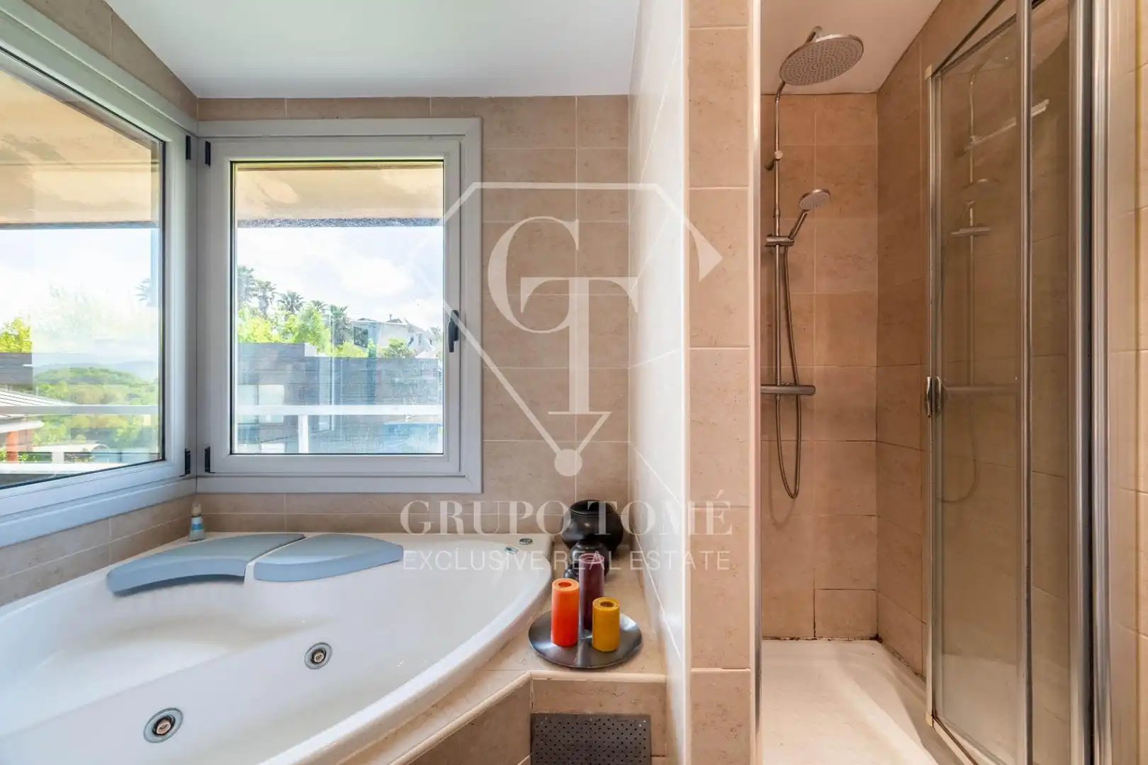 Badezimmer von Einfamilien-Reihenhaus zum Verkauf in Donostia - San Sebastián  mit Heizung, Privatgarten und Terrasse