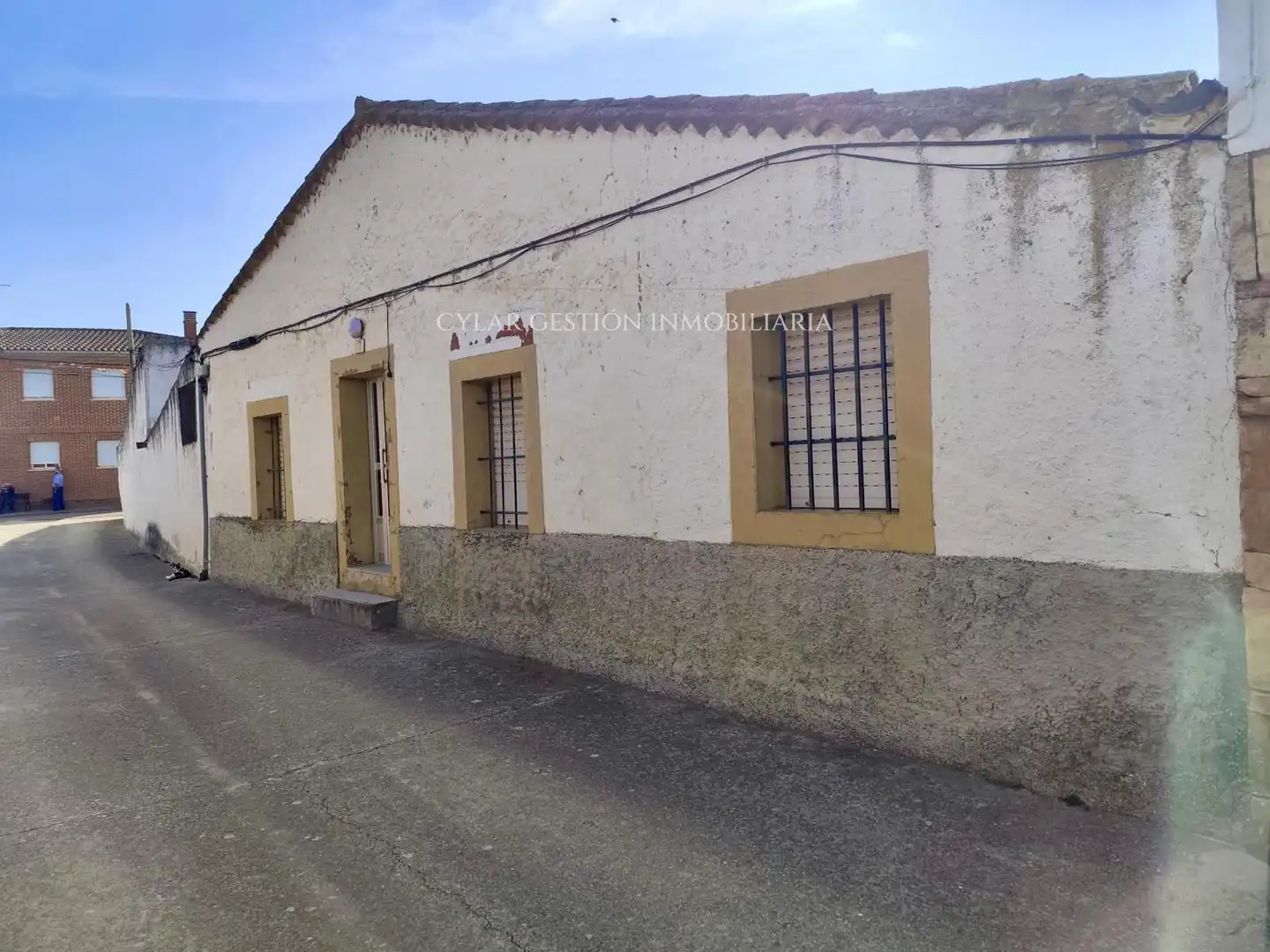 Exterior view of Houses for sale in Golpejas  with Storage room, Washing machine and Microwave