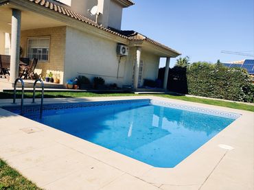 Casa amb piscina en venda a Calle RIO MULA 23