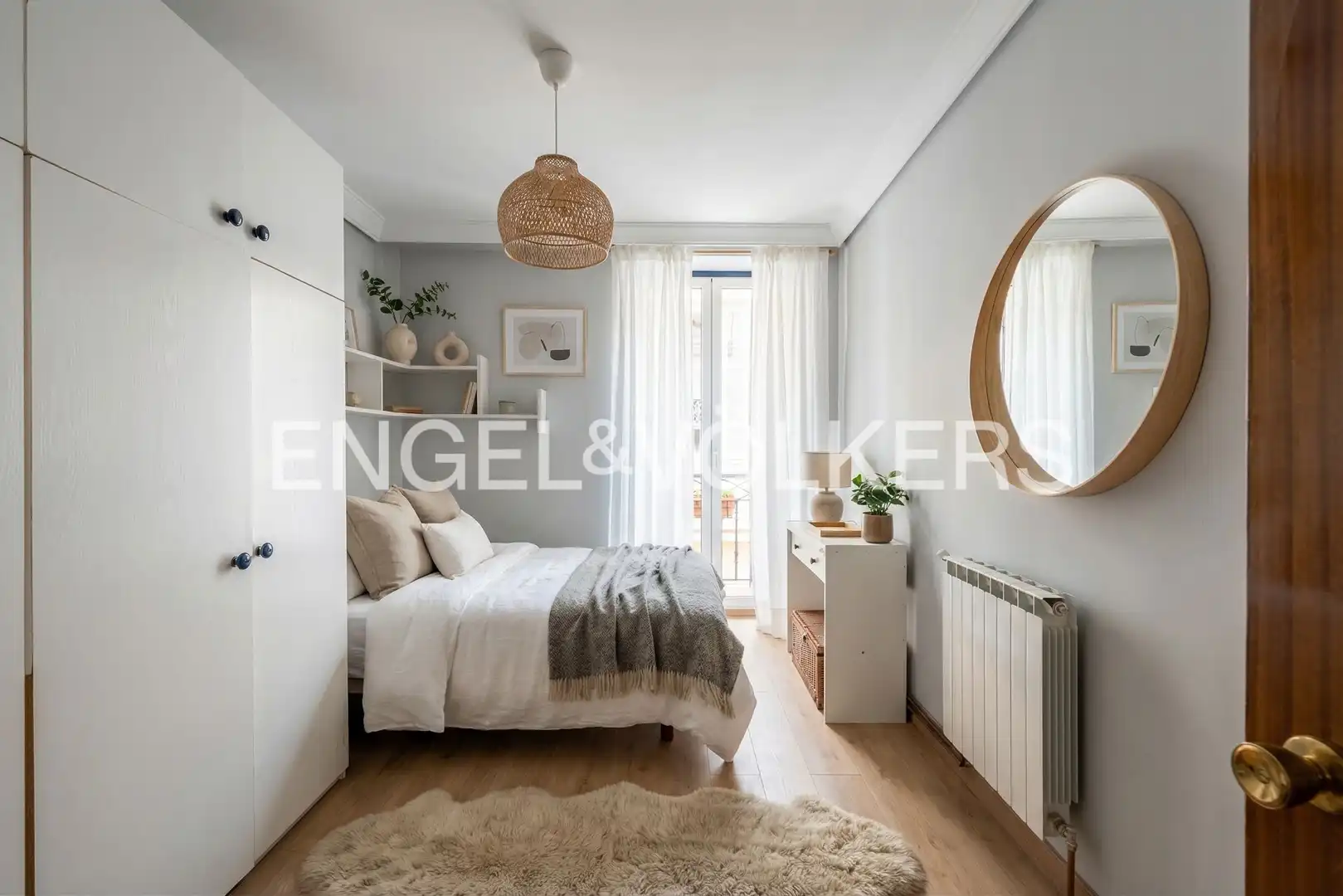 Habitación de Piso en venta en Donostia - San Sebastián  con Calefacción y Balcón