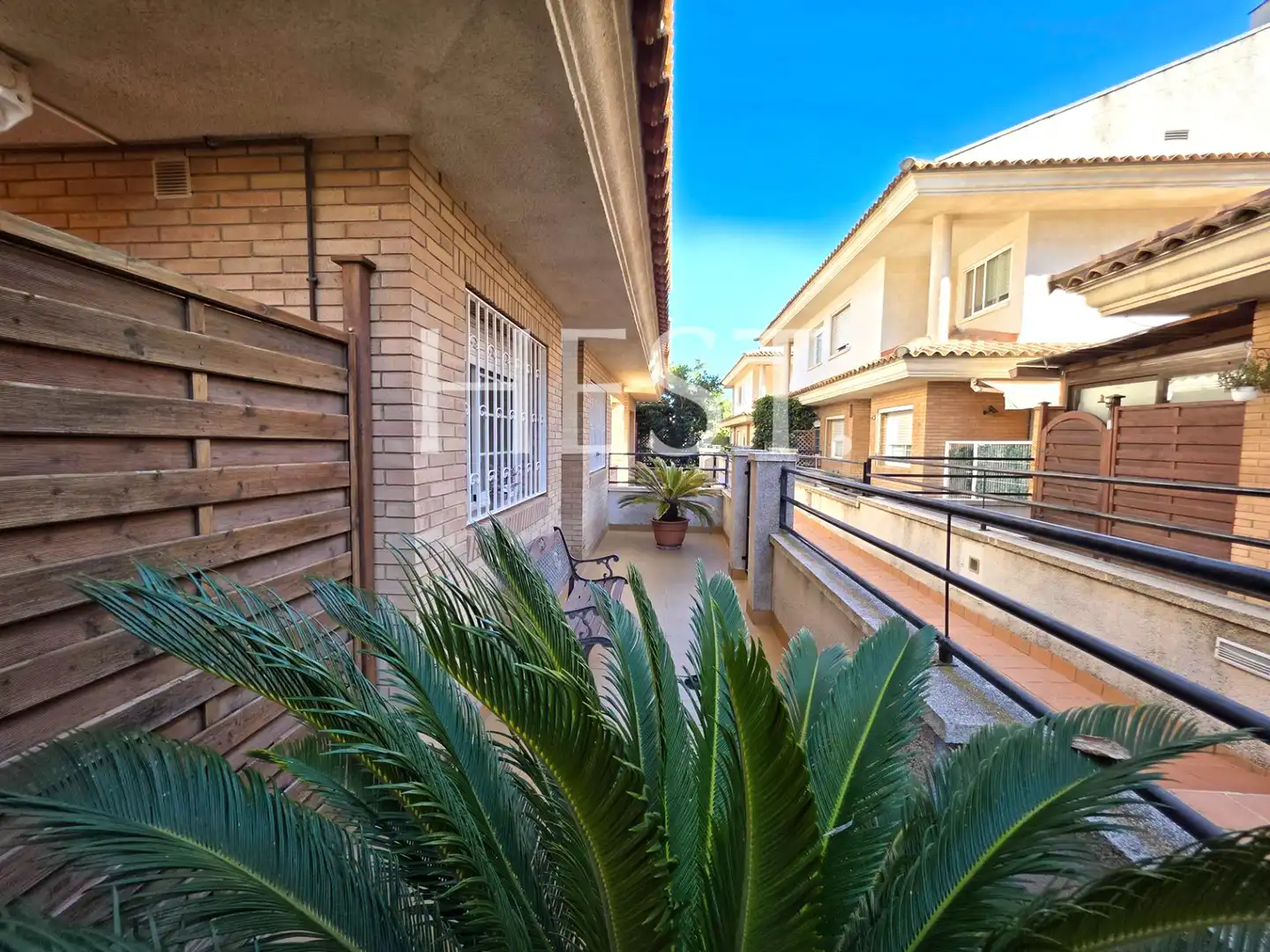 Terrasse von Einfamilien-Reihenhaus zum Verkauf in Cambrils mit Klimaanlage, Heizung und Privatgarten