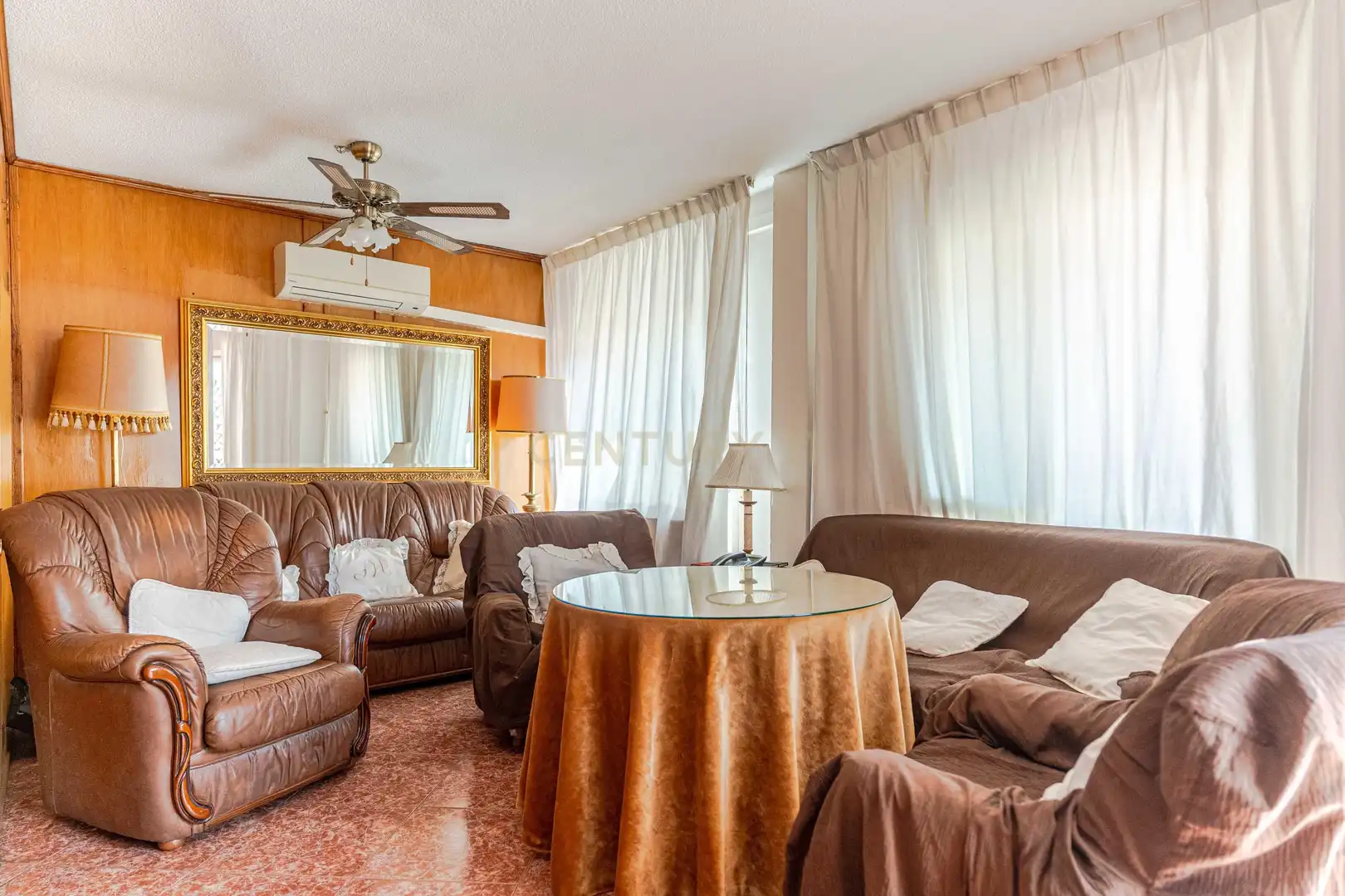 Sala d'estar de Pis en venda en Granada amb Aire condicionat