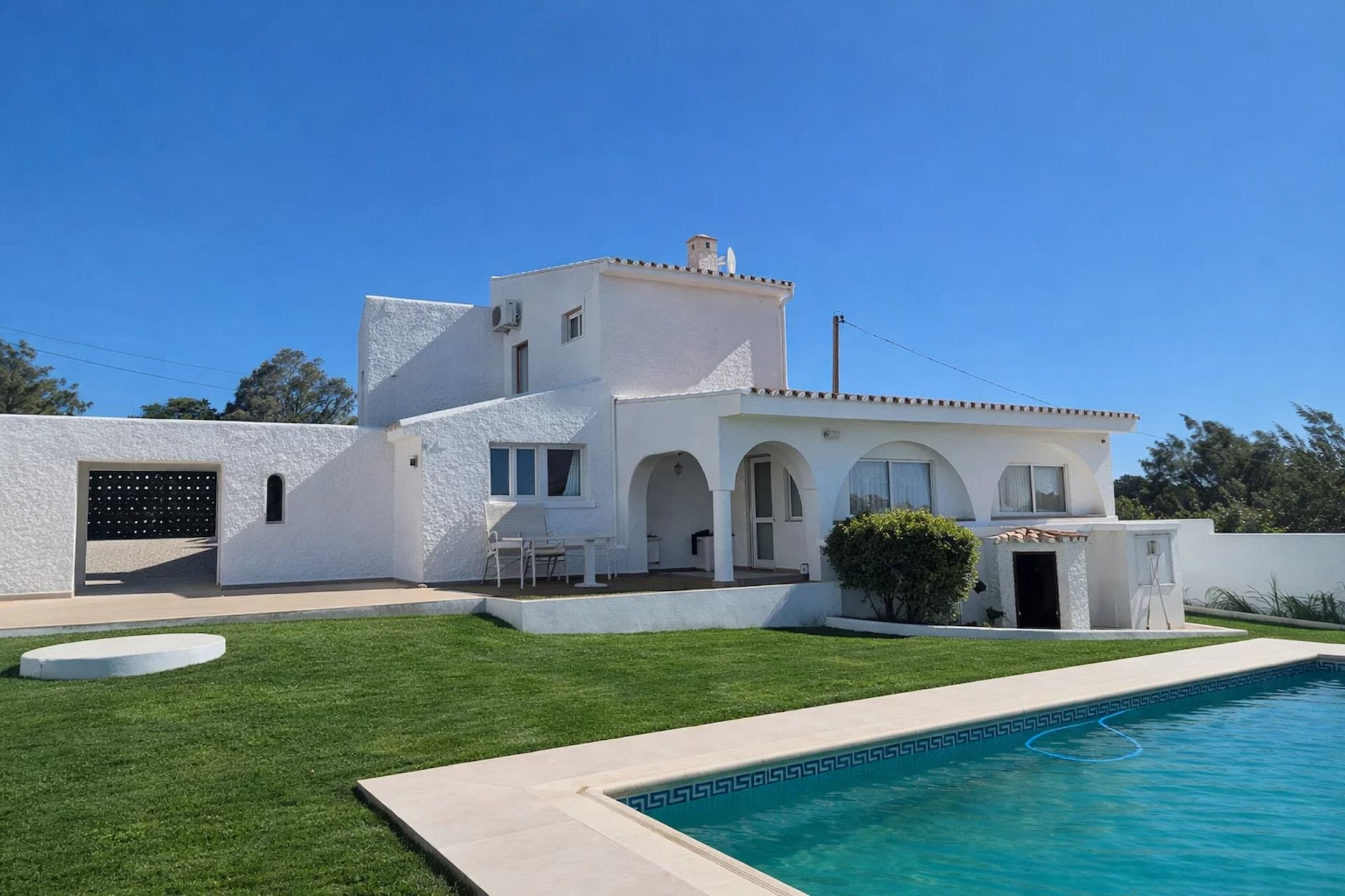 Exterior view of House or chalet for sale in Manilva  with Air Conditioner, Private garden and Terrace