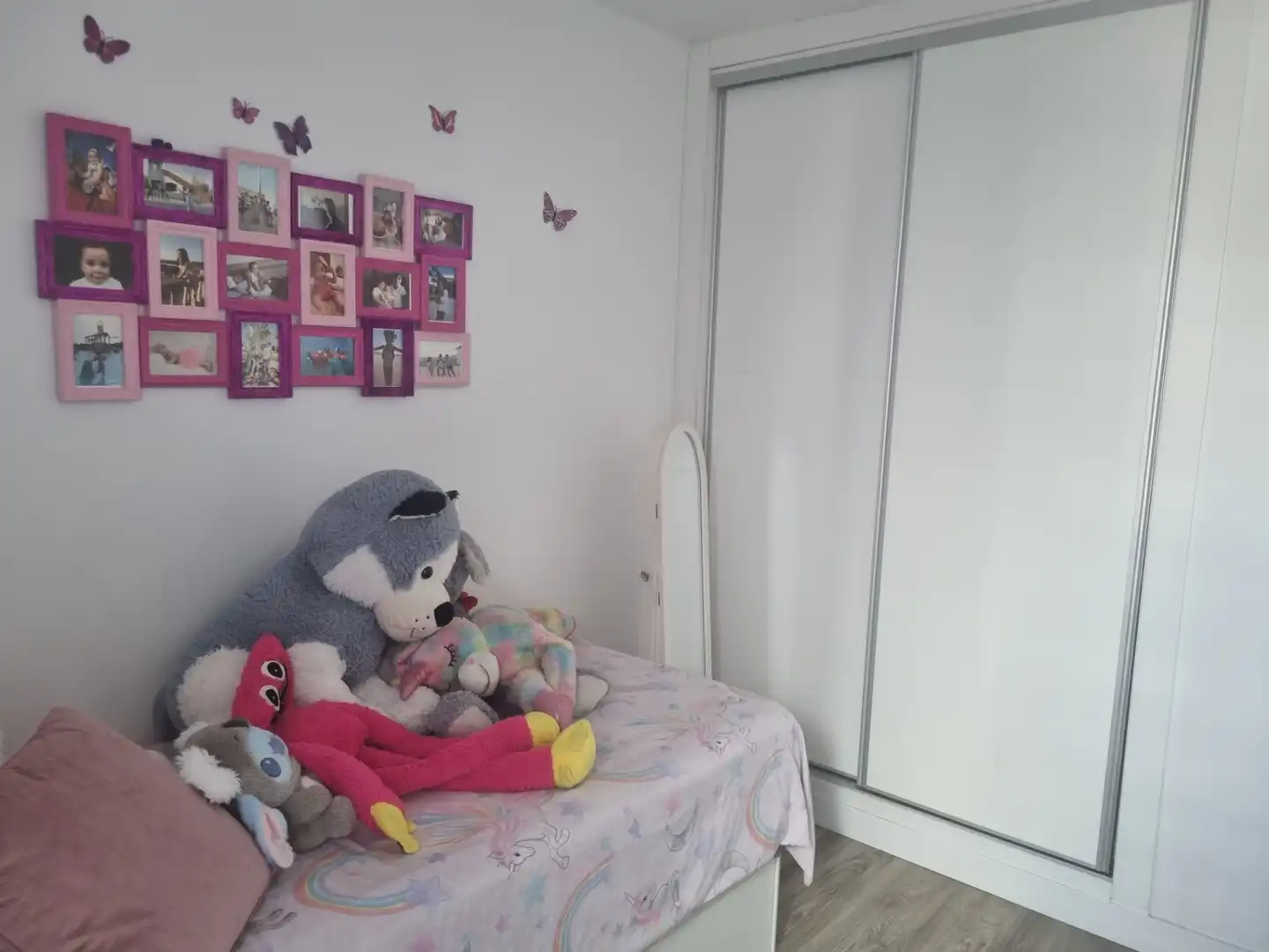 Habitación de Casa adosada de alquiler en San Fernando con Aire acondicionado, Calefacción y Jardín privado