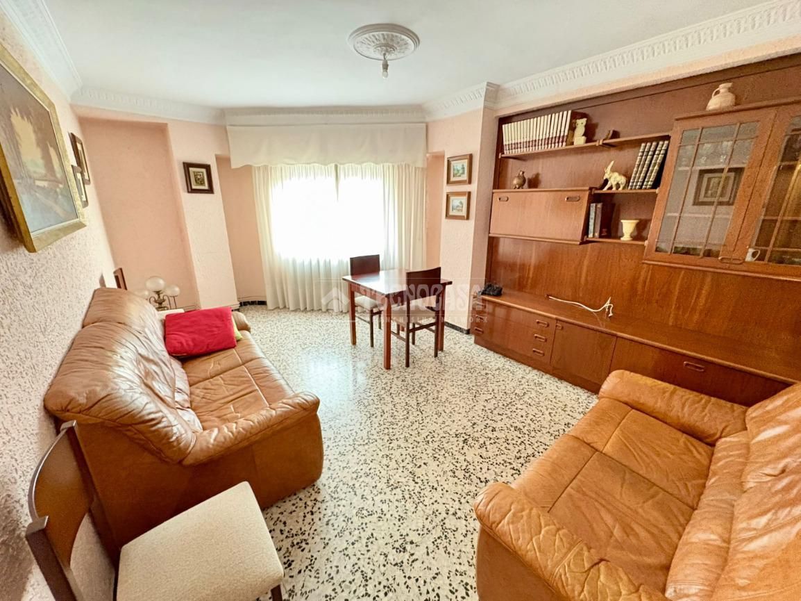 Sala d'estar de Pis en venda en  Zaragoza Capital amb Calefacció i Terrassa