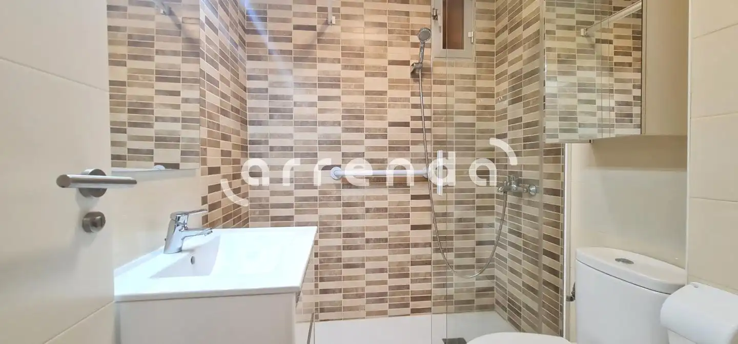 Bathroom of Flat for rent in Arganzuela