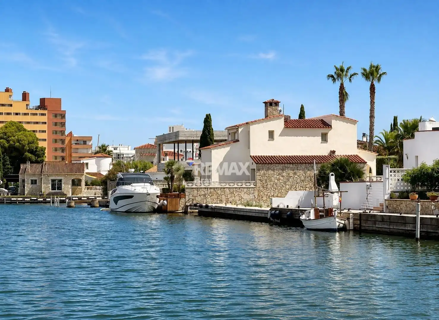 Vista exterior de Casa o xalet en venda en Roses amb Aire condicionat, Calefacció i Jardí privat