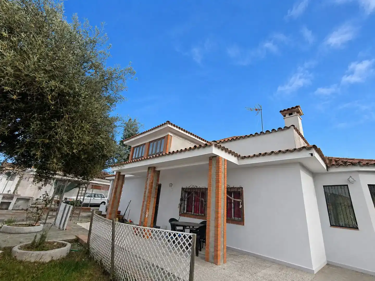 Vista exterior de Piso en venta en Algeciras con Piscina y Balcón
