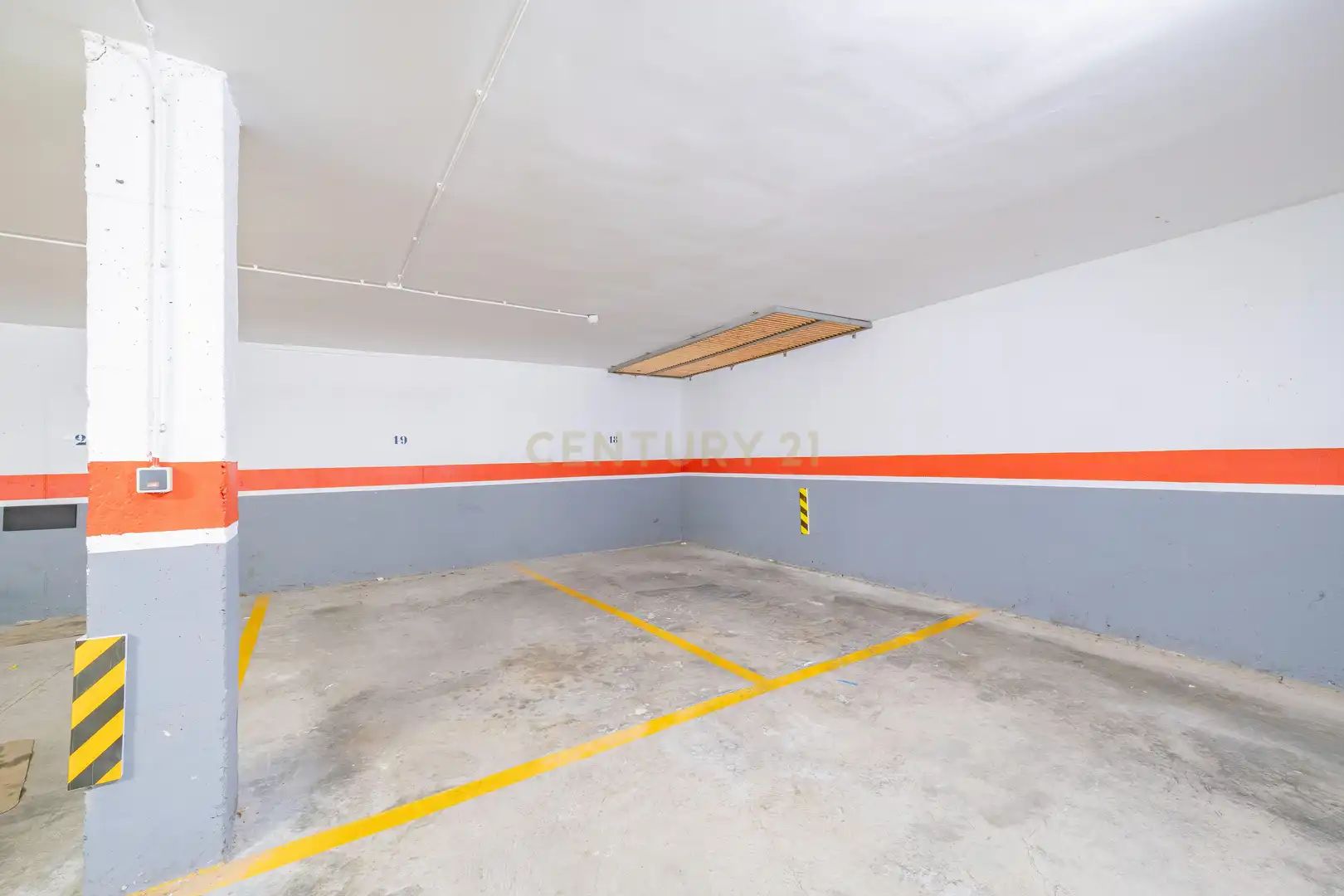 Parkplatz von Wohnungen zum Verkauf in La Pobla Llarga mit Klimaanlage, Ofen und Balkon