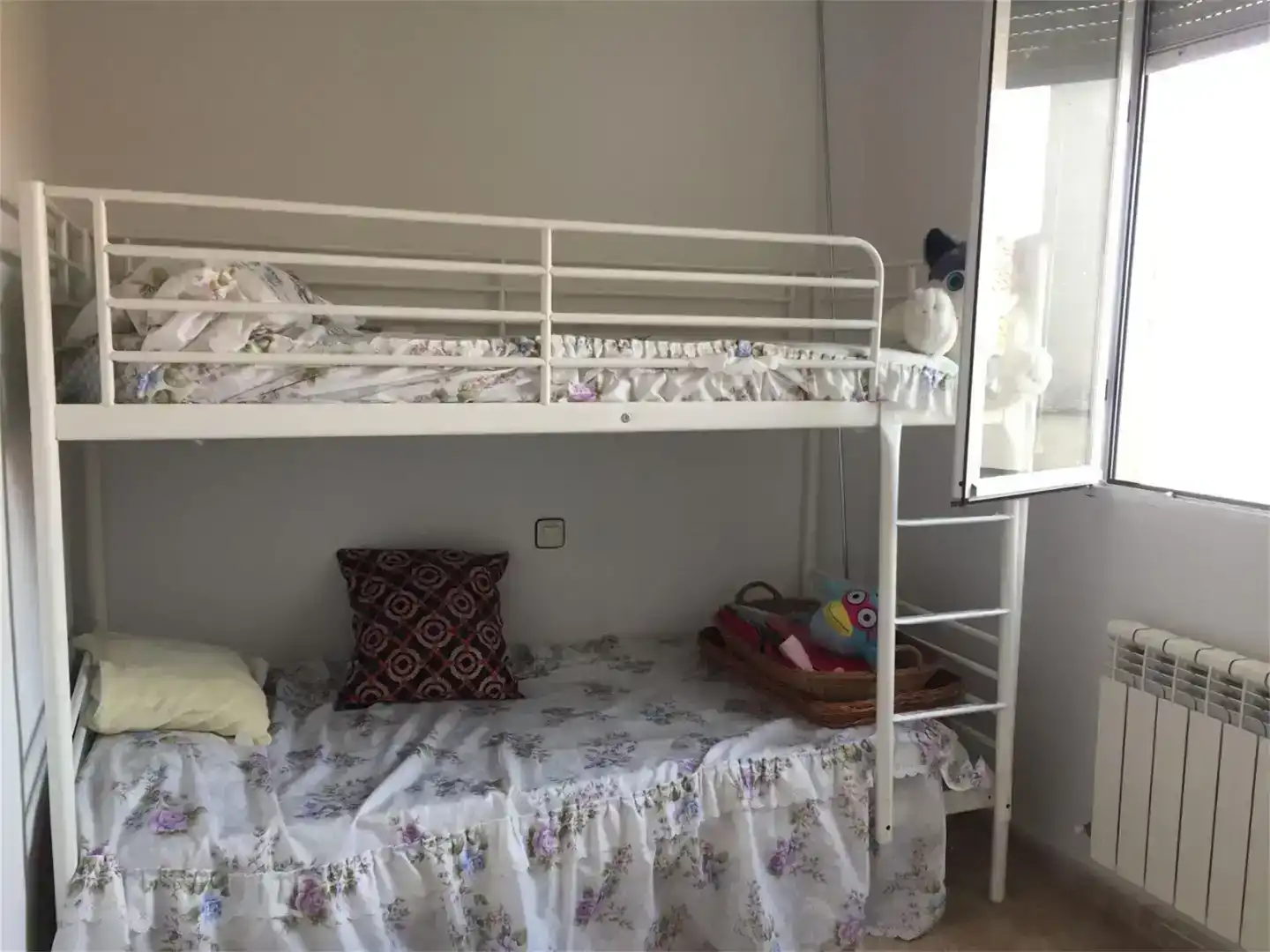 Dormitori de Casa o xalet en venda en Martín Muñoz de las Posadas