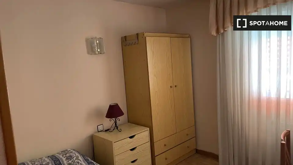 Habitación de Piso para compartir en Leganés con Aire acondicionado, Calefacción y Amueblado