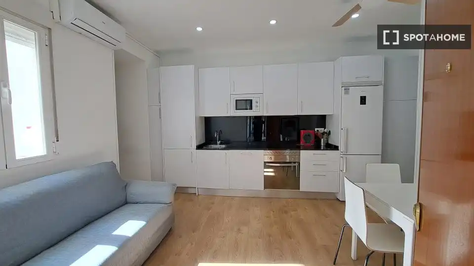 Kitchen of Apartments for share in Madrid  with Air Conditioner, Heating and Terrace