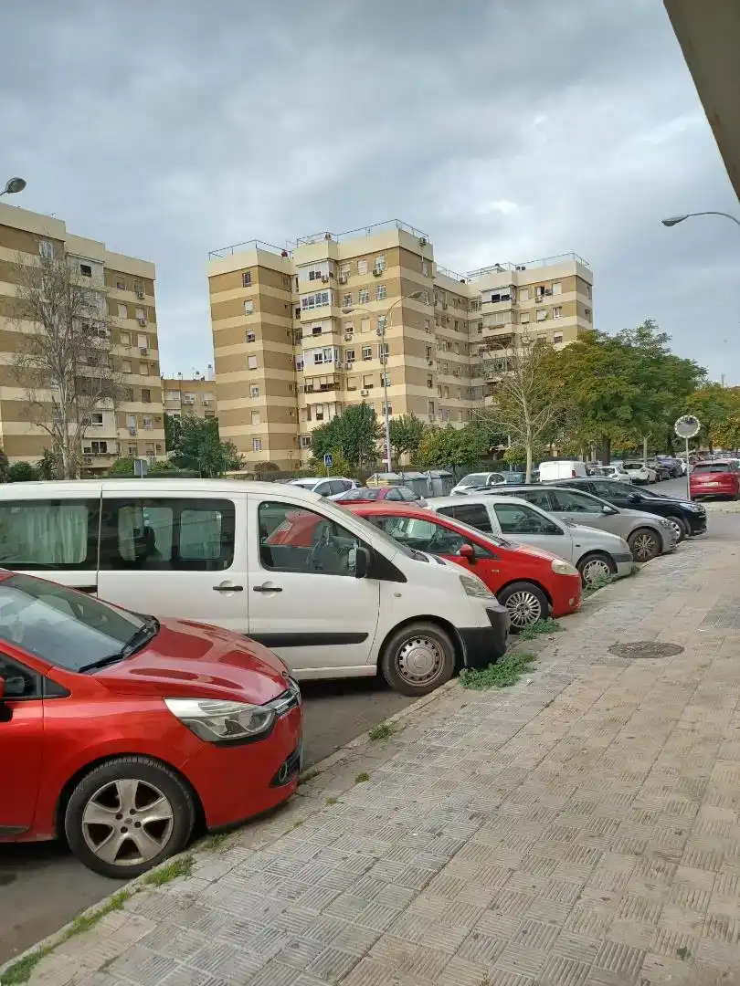 Local de lloguer a Calle Rafael Cansinos Assens, 3, Cruz Roja