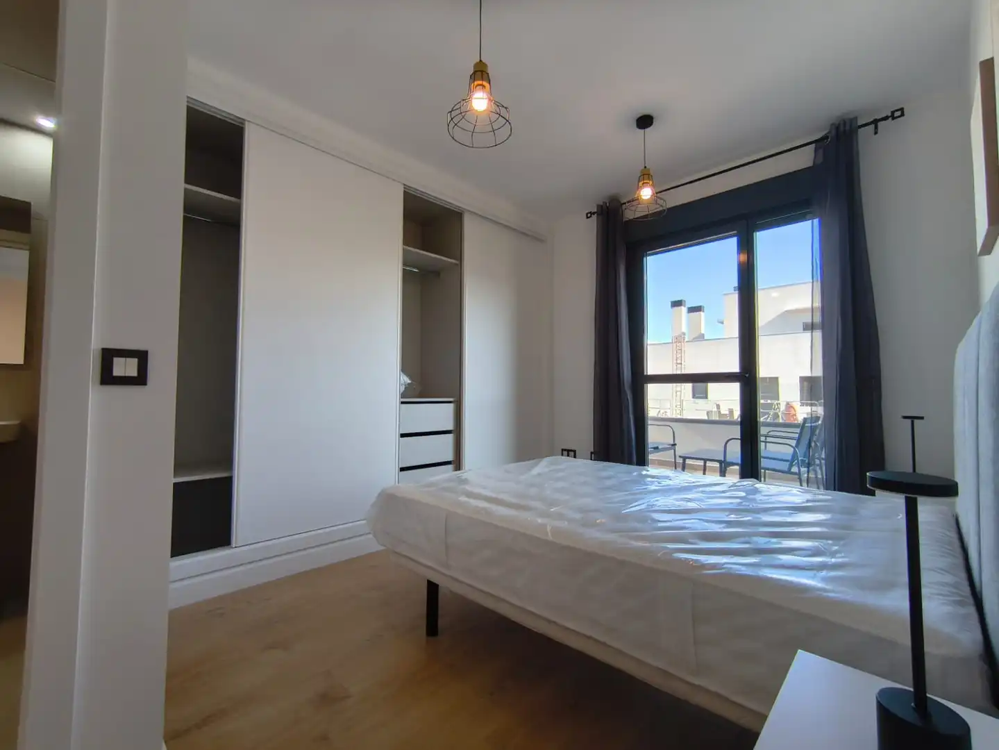 Dormitori de Apartament de lloguer en Badajoz amb Aire condicionat, Calefacció i Terrassa