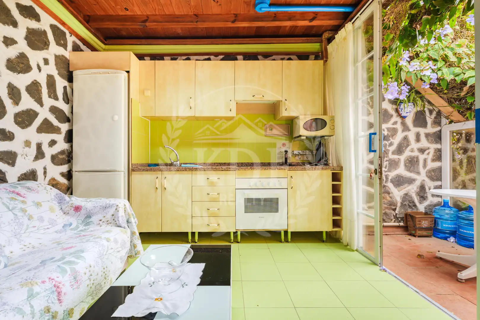 Kitchen of Buildings for sale in Granadilla de Abona  with Alarm and Community pool