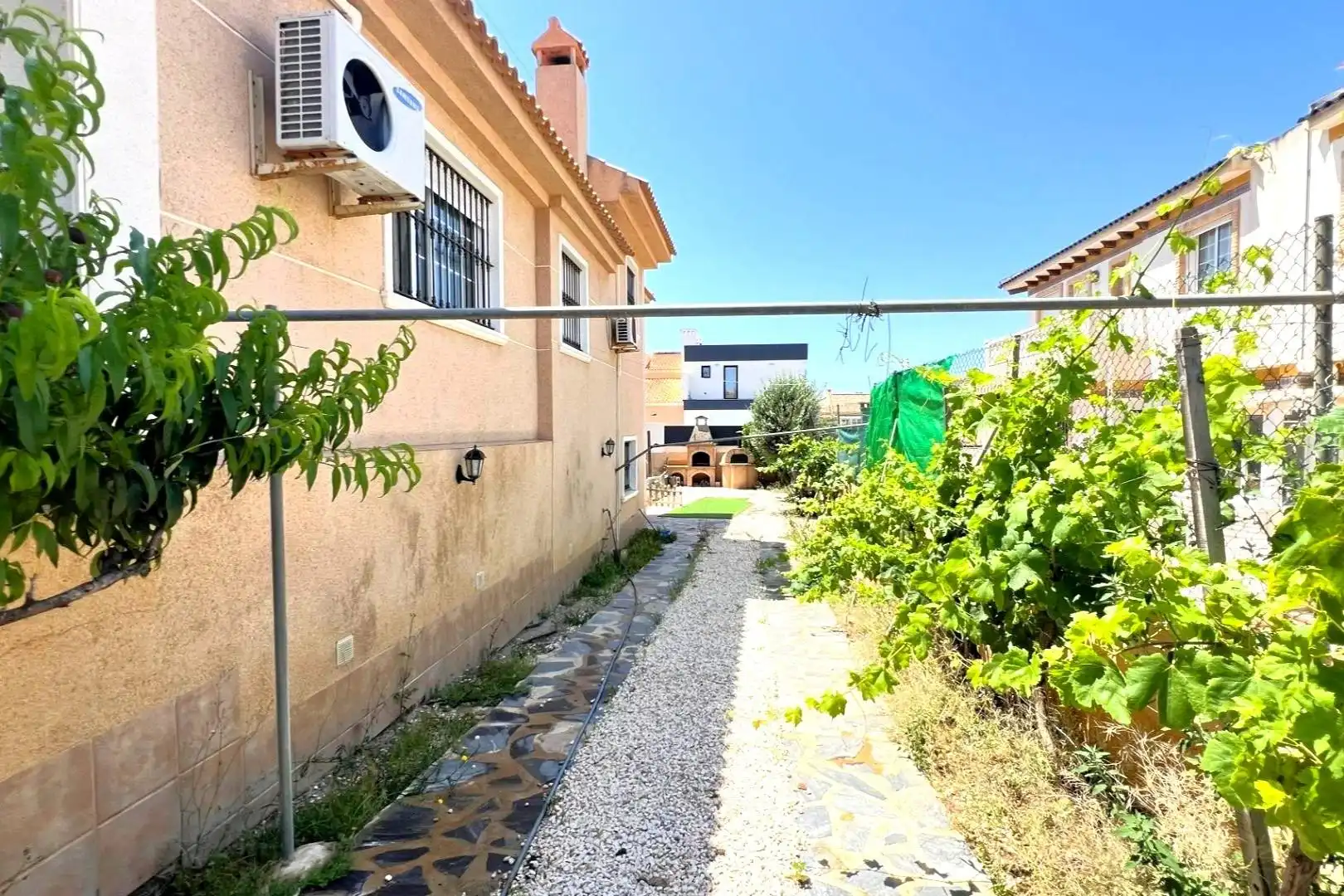 Casa pareada con jardín en venta en Calle C. Meridiano 4, imagen 8