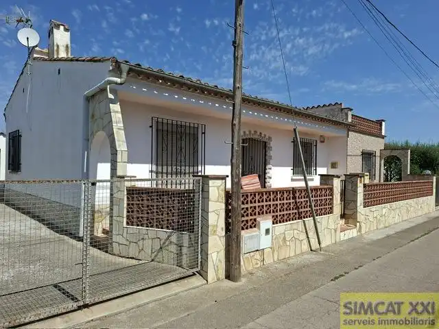 Vista exterior de Casa o chalet en venta en Fortià con Calefacción