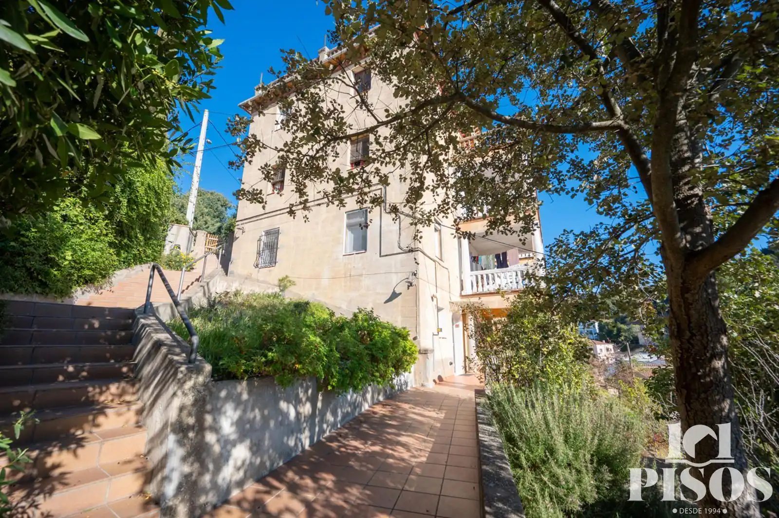 Vista exterior de Piso en venta en Sant Cugat del Vallès con Aire acondicionado, Calefacción y Terraza