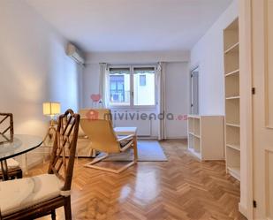 Bedroom of Apartment to rent in  Madrid Capital  with Air Conditioner, Heating and Parquet flooring