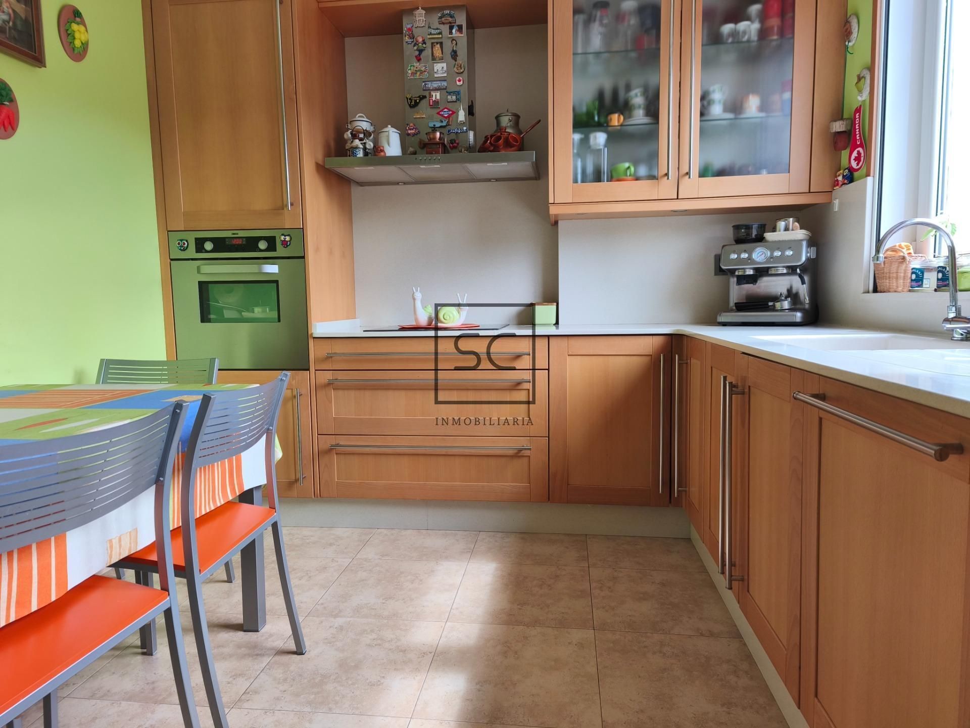 Cuina de Dúplex en venda en Neda amb Calefacció, Terrassa i Traster