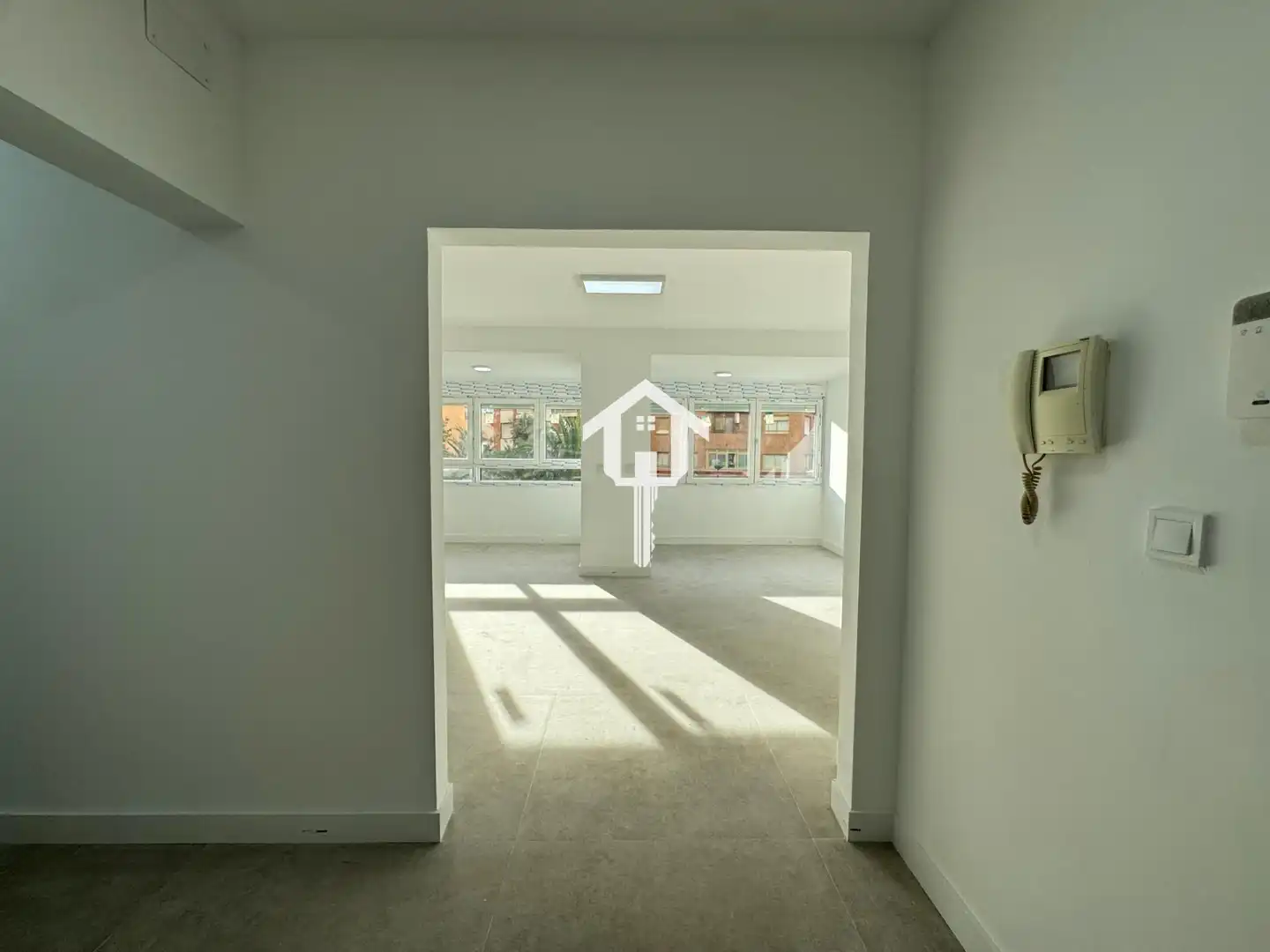 Wohnung zum Verkauf in Alicante / Alacant mit Privatgarten und Terrasse