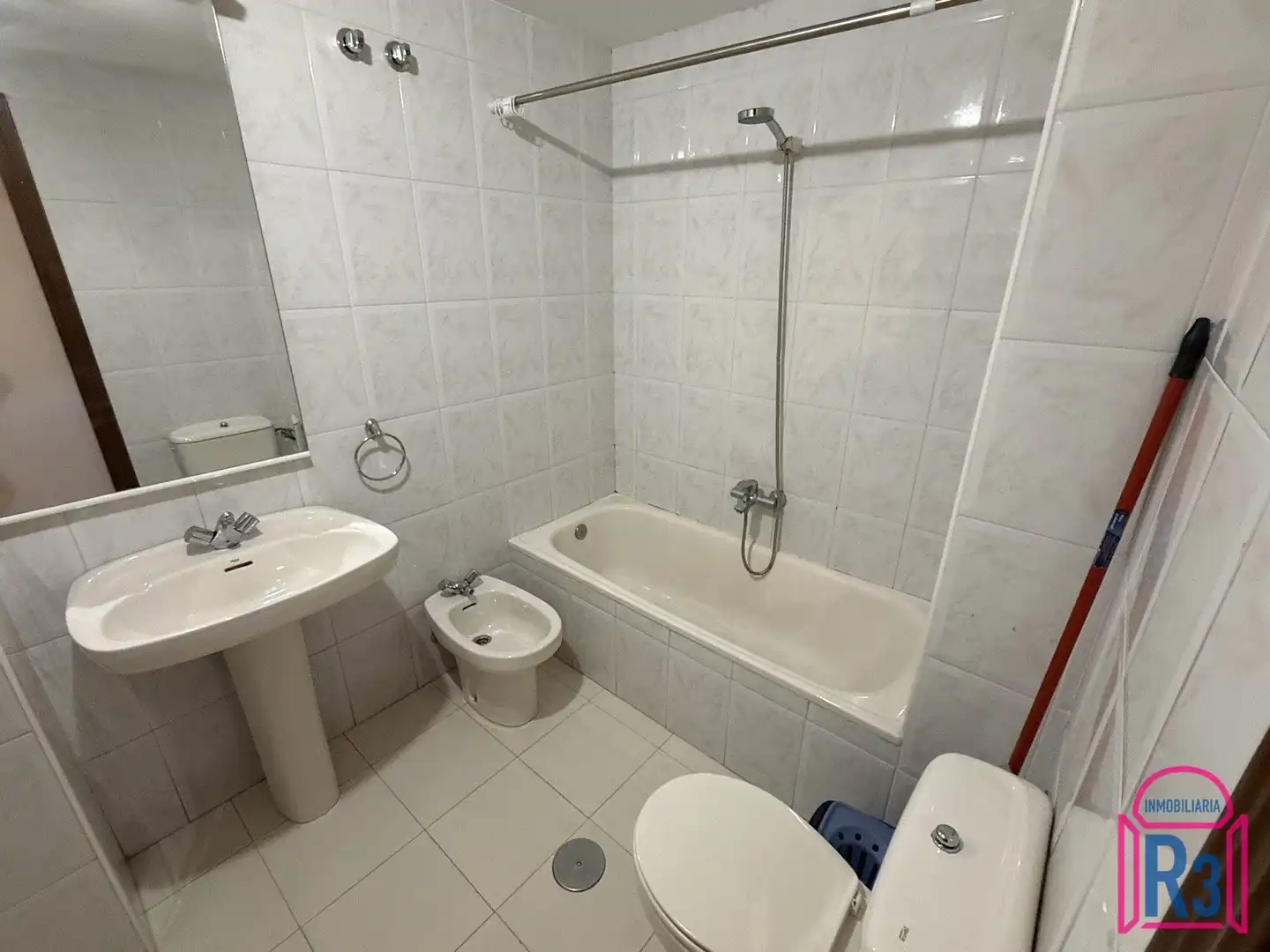 Baño de Piso de alquiler en León Capital  con Calefacción, Terraza y Trastero