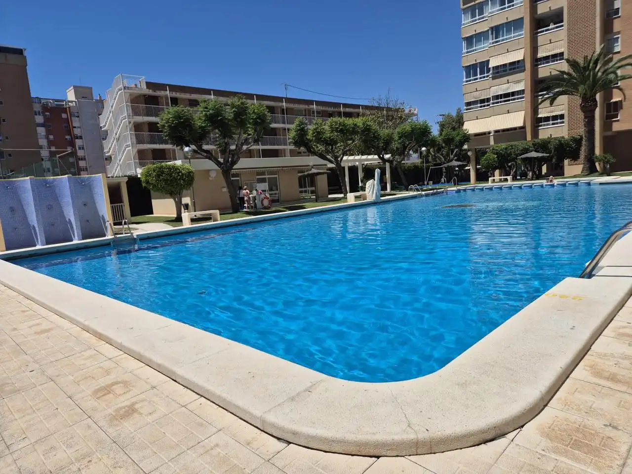 Piscina de Pis en venda en Alicante / Alacant amb Aire condicionat i Terrassa