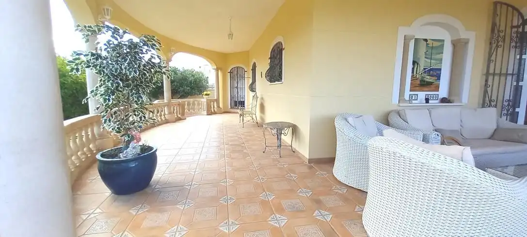 Terrassa de Casa o xalet en venda en Mont-roig del Camp amb Aire condicionat, Calefacció i Jardí privat