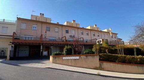 Foto 2 de Casa adosada en venda a Calle Rio Ebro, Baza, Granada