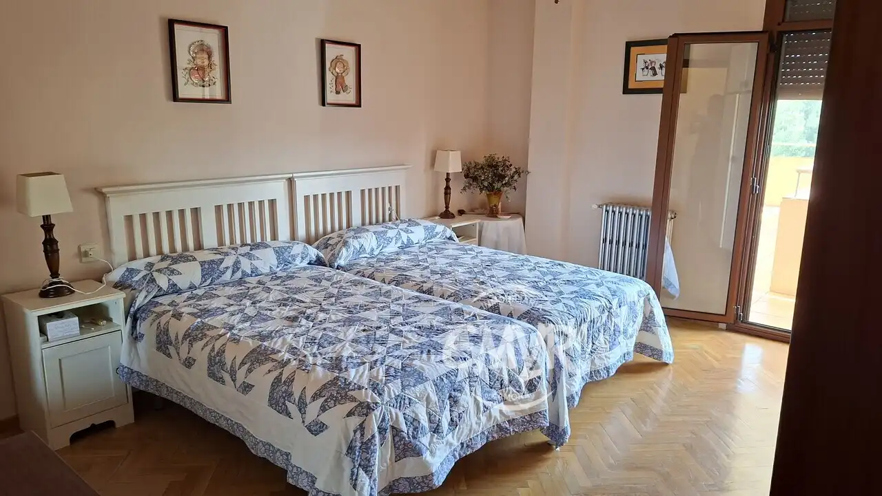 Dormitori de Casa o xalet en venda en Zamora Capital  amb Calefacció, Jardí privat i Parquet
