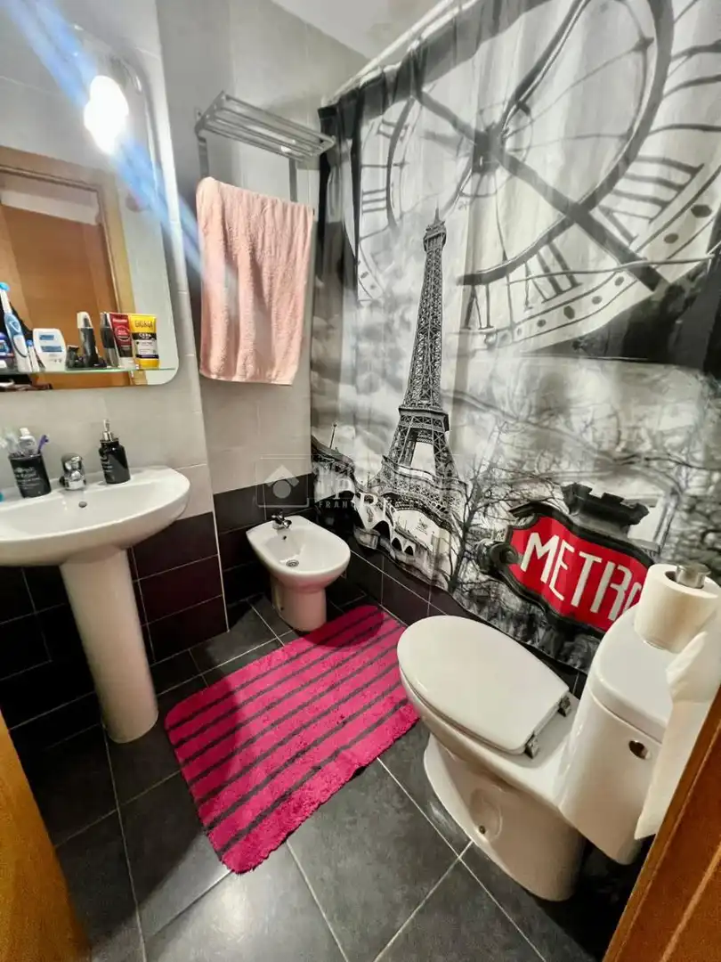 Bathroom of Flat for sale in Parla  with Heating, Terrace and Storage room