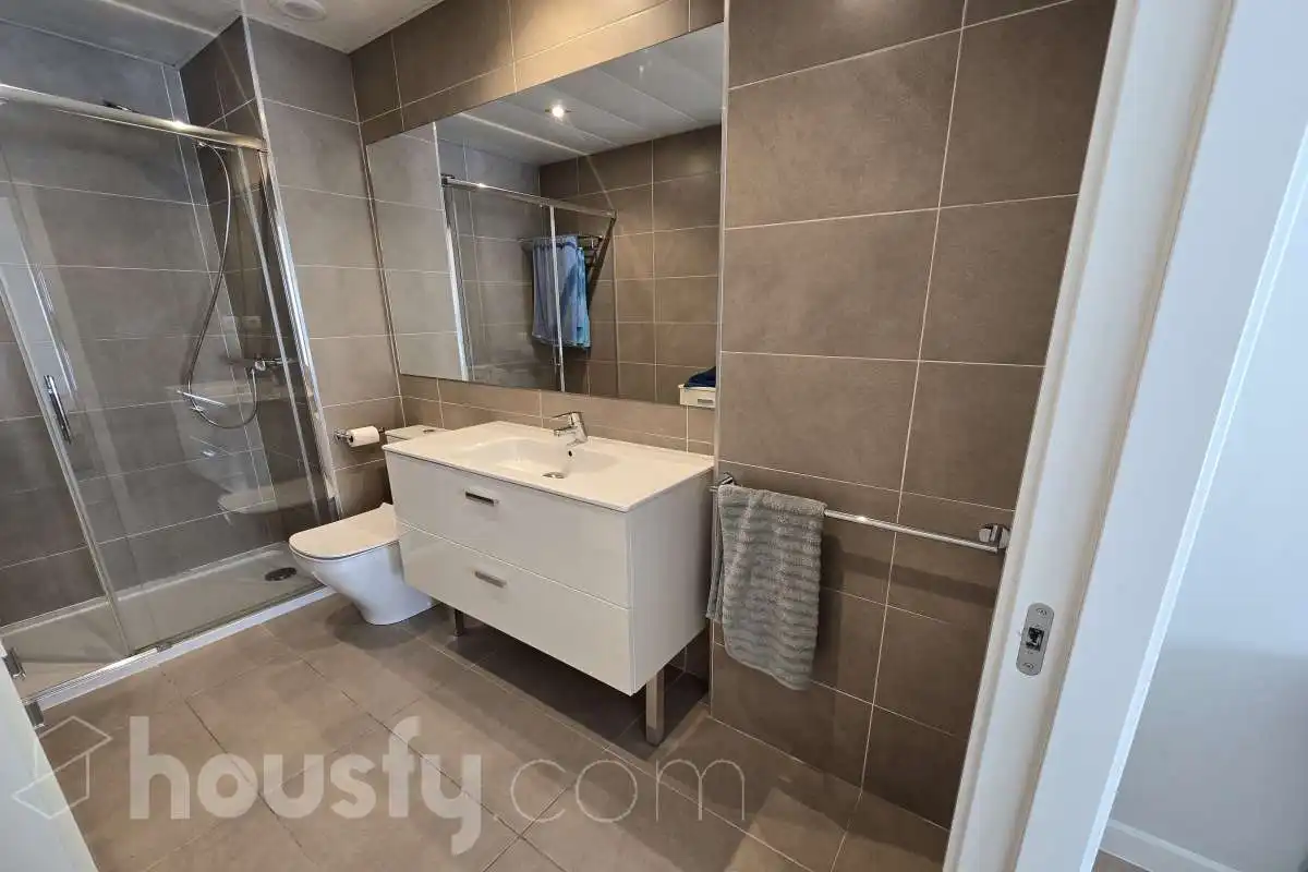 Baño de Piso de alquiler en Barcelona con Aire acondicionado, Calefacción y Parquet