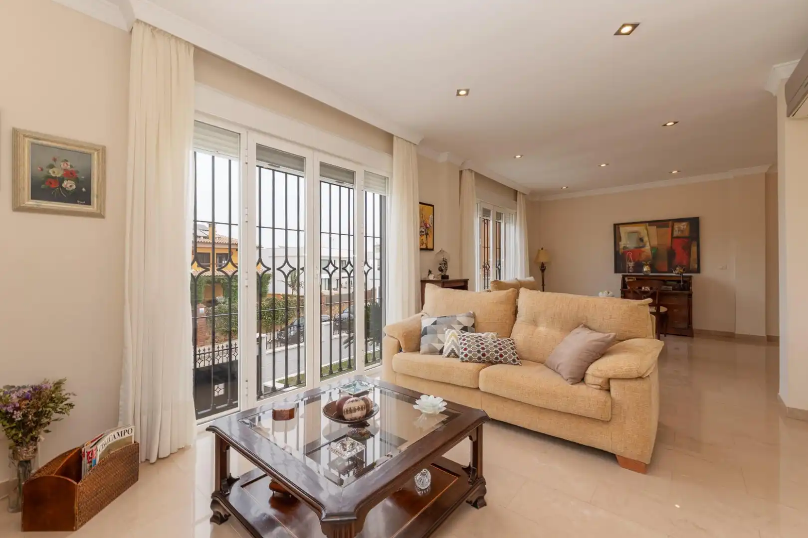 Sala de estar de Casa o chalet en venta en Alhaurín de la Torre con Aire acondicionado, Calefacción y Piscina