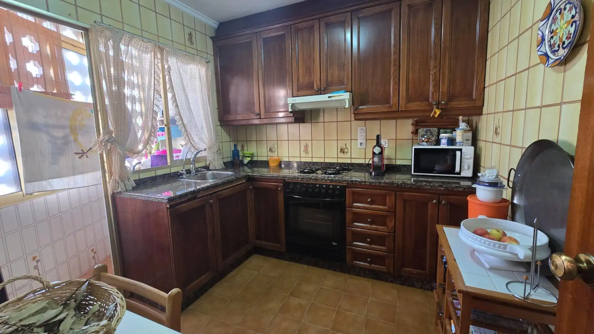Cuina de Apartament de lloguer en Santa Pola amb Terrassa i Moblat