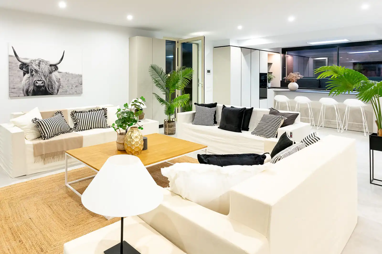 Sala de estar de Casa o chalet en venta en Vilanova i la Geltrú con Aire acondicionado, Calefacción y Jardín privado
