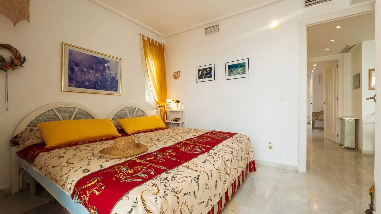 Habitación de Ático en venta en Estepona con Aire acondicionado, Terraza y Amueblado