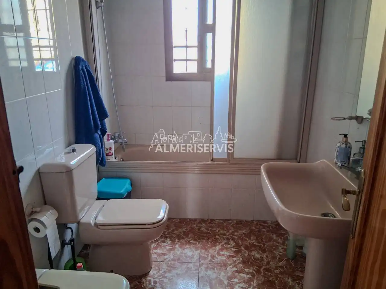 Baño de Casa adosada en venta en El Ejido con Aire acondicionado, Terraza y Amueblado