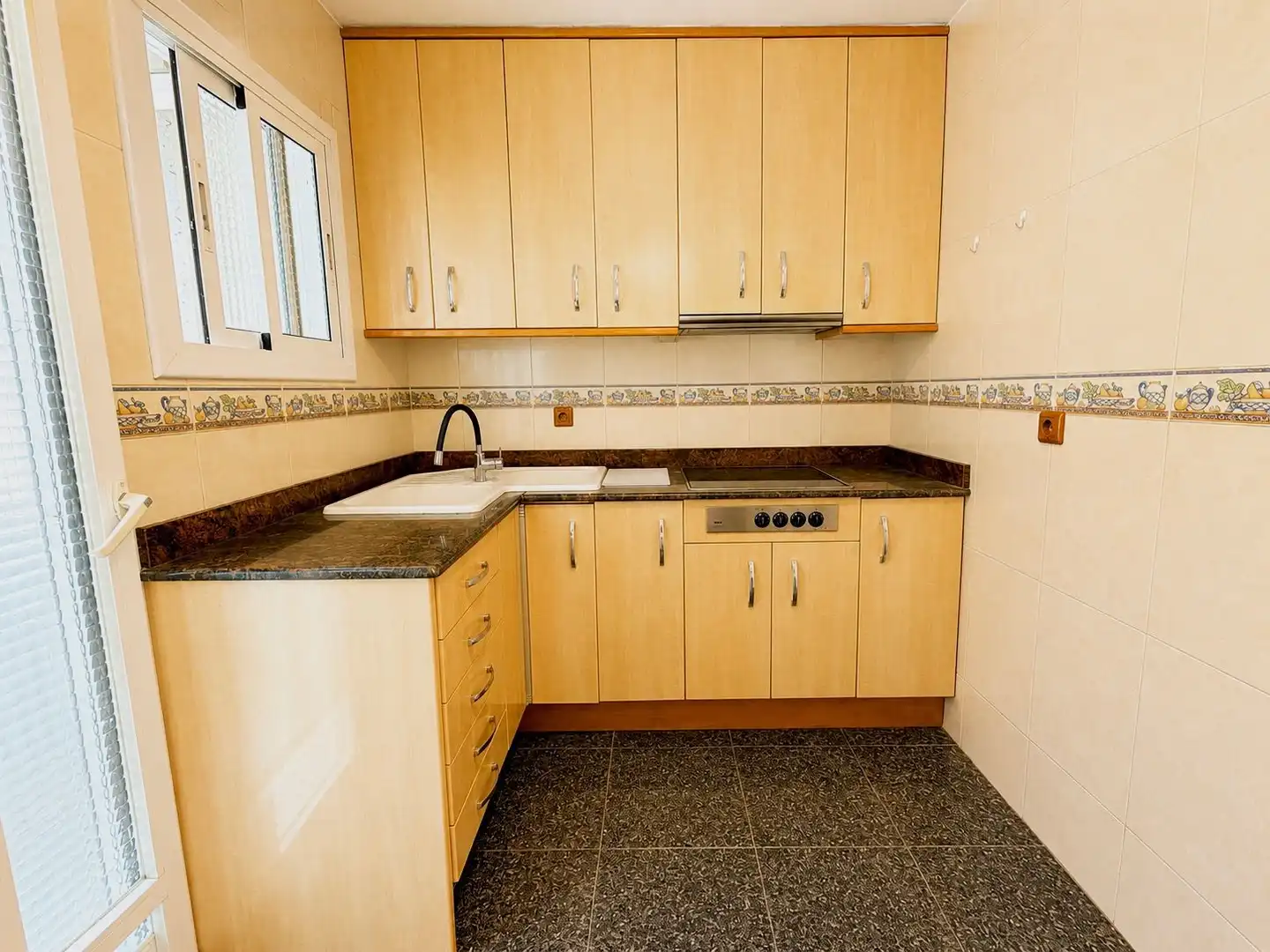 Cocina de Piso en venta en Badalona con Calefacción