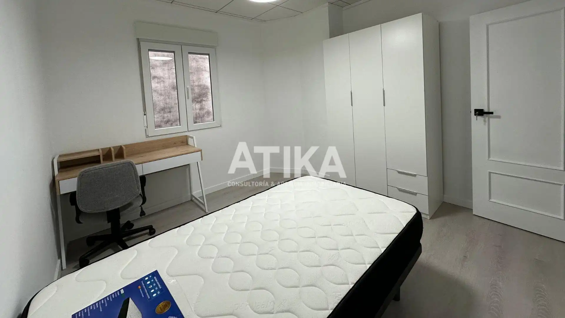 Bedroom of Flat for share in Ontinyent  with Air Conditioner and Balcony