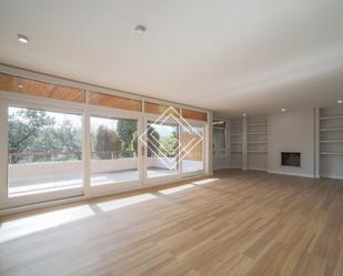 Living room of Flat to rent in La Moraleja  with Air Conditioner and Terrace