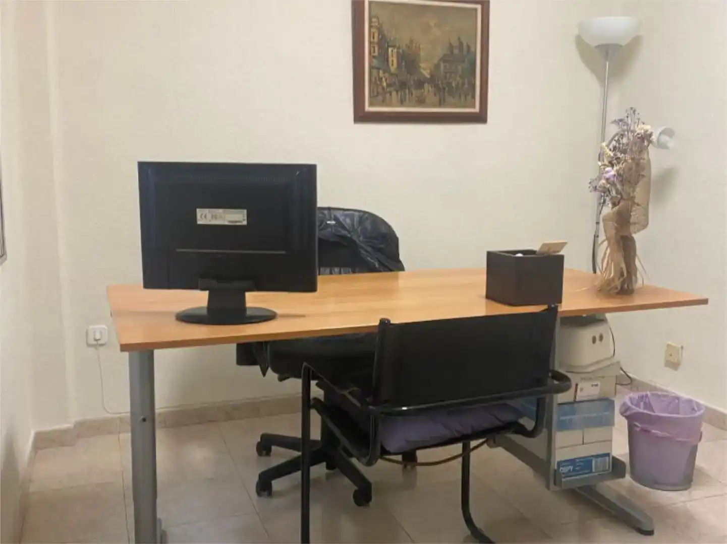 Büro zur Miete in Sevilla mit Klimaanlage und Balkon