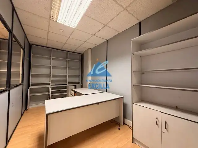 Fabrikhallen zur Miete in Basauri 