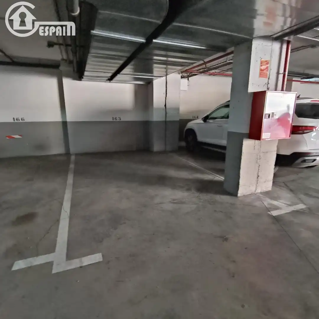 Garage for rent in Calle de los Timbales, 5, Cuatro vientos