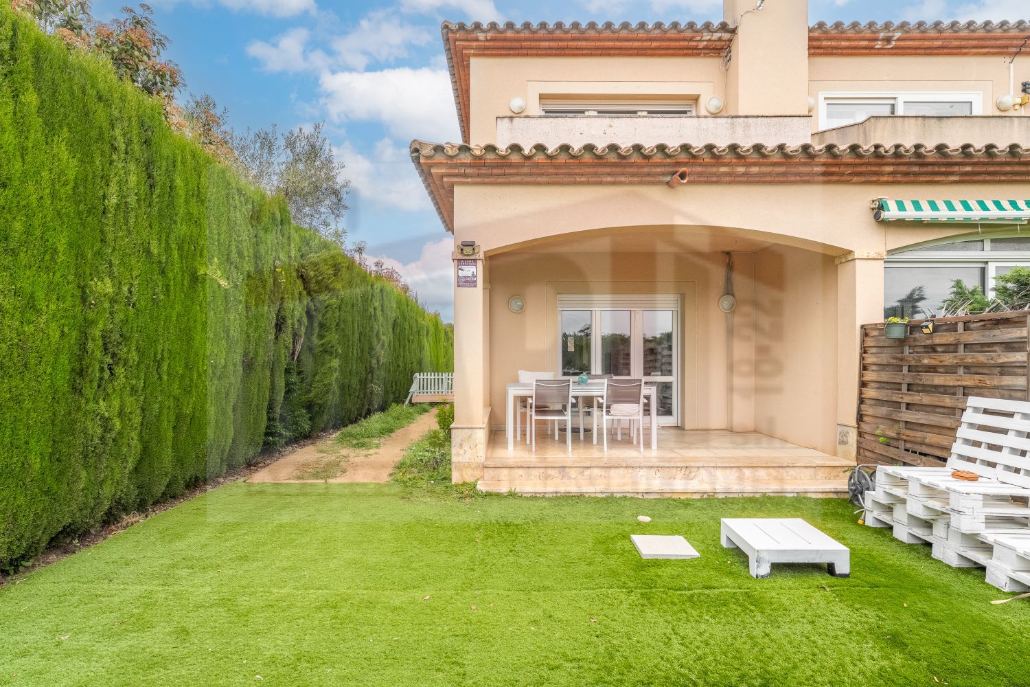 Jardí de Casa adosada en venda en Mont-roig del Camp amb Aire condicionat, Jardí privat i Terrassa